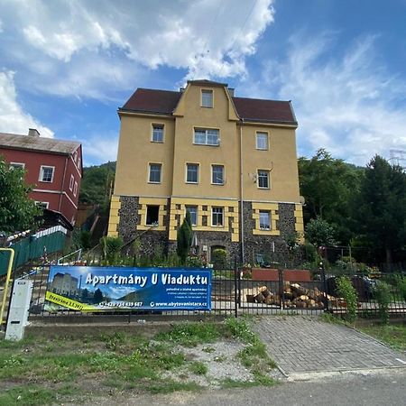 Apartmany U Viaduktu 46 Усті-над-Лабем Екстер'єр фото